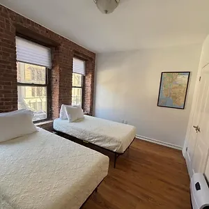 Private Bedroom And Private Bath Guest house